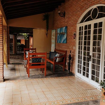 Hotel Pousada Chale Das Flores Sertãozinho Exterior foto